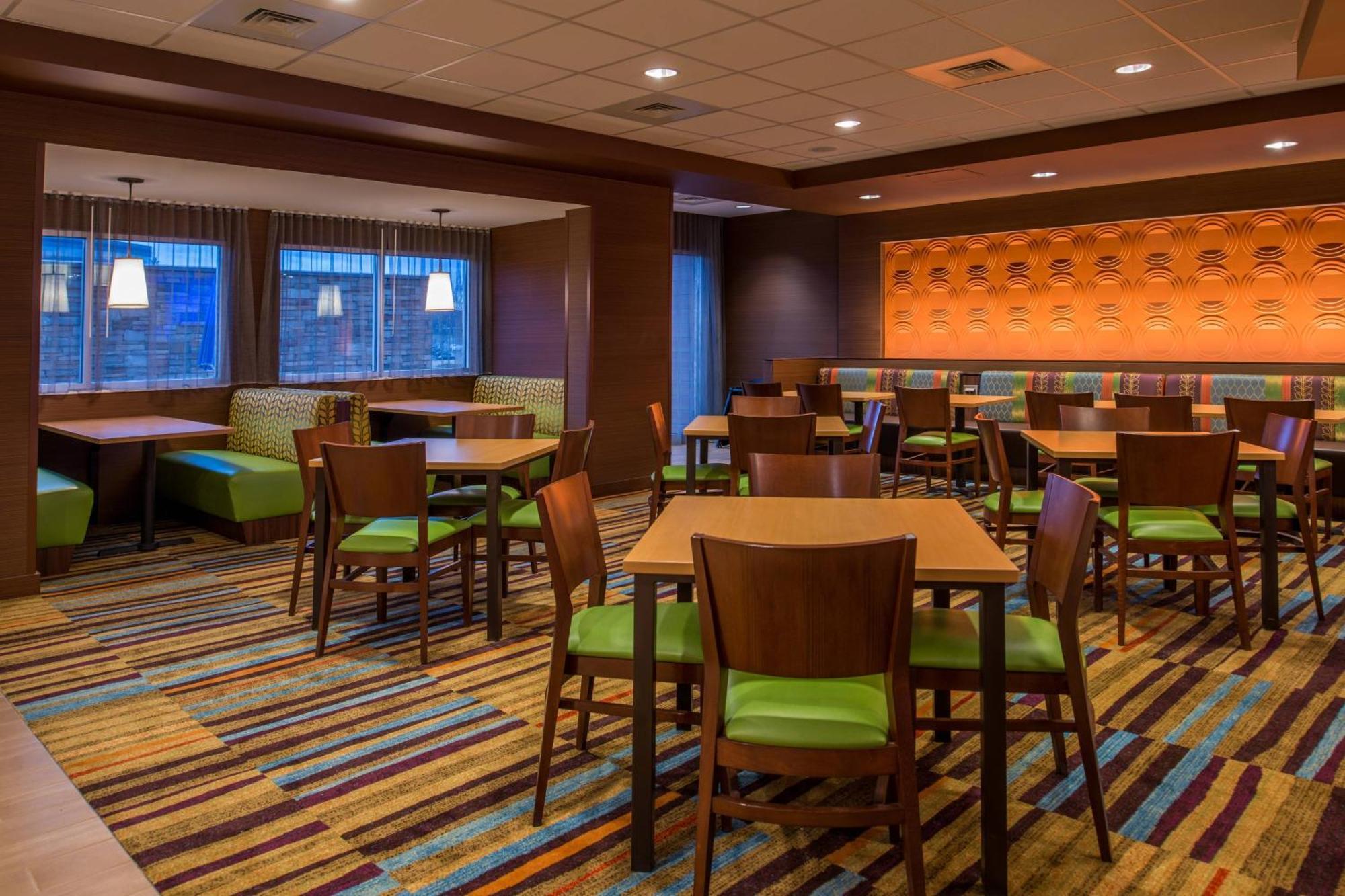 Fairfield Inn & Suites By Marriott St. Louis Westport Мериленд Хайтс Екстериор снимка